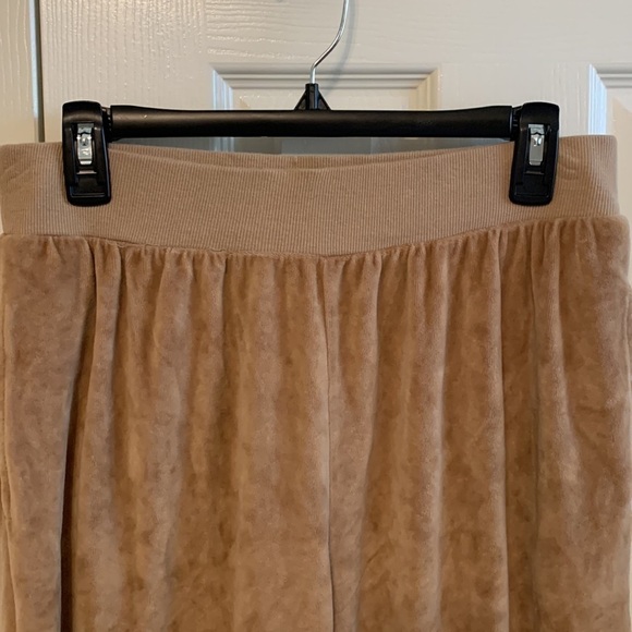 Abound Velour Joggers - Picture 2 of 6